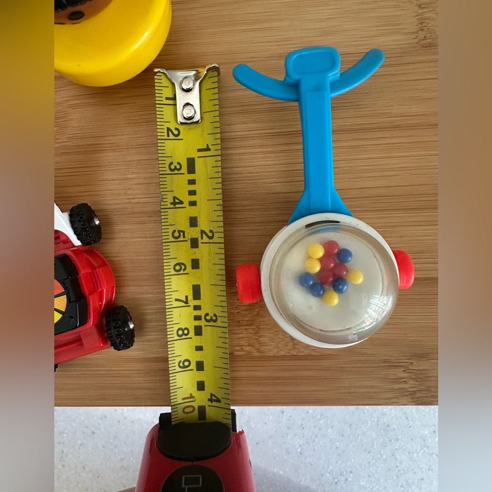 Vintage Fisher-Price Mini Toy Set w a Little People Corn Popper Vacuum Lawnmower - Picture 11 of 13